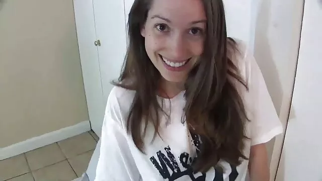 Karina excitée et extrait porno en streaming plantureuse